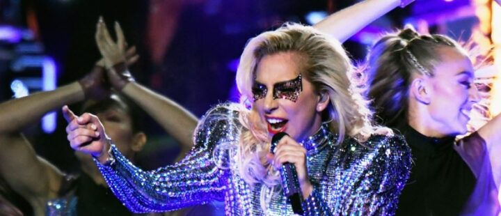 lady gaga super bowl jelmez donatella versace